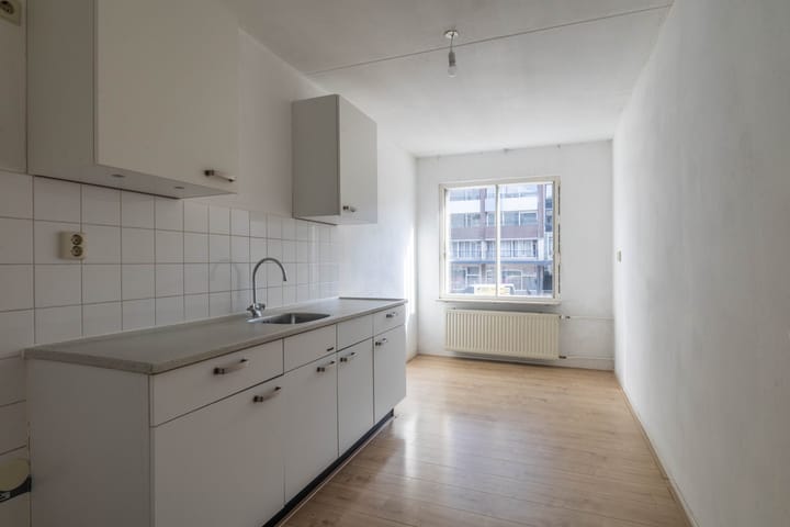 Photo 8 of Surinameplein 69