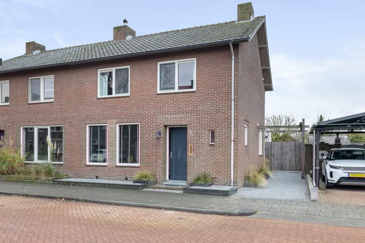 Pastoor Knippenberghstraat 64