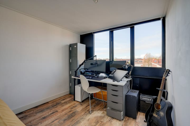 Photo 35 of B.F. Suermanstraat 17-BS