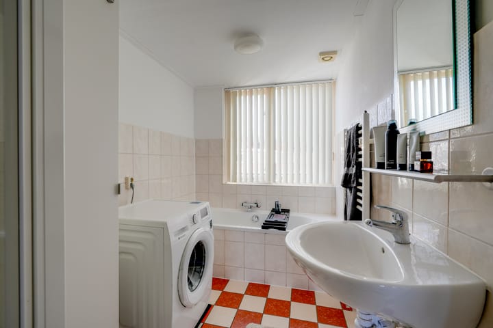 Photo 38 of B.F. Suermanstraat 17-BS