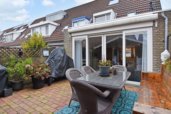 Photo 3 of De Backerstraat 15