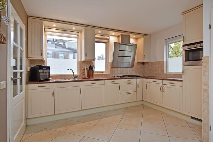 Foto 9 van De Backerstraat 15