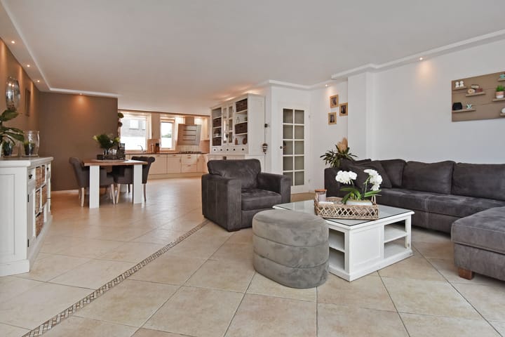 Foto 16 van De Backerstraat 15