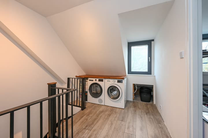 Photo 30 of Pieter de Hoochstraat 4