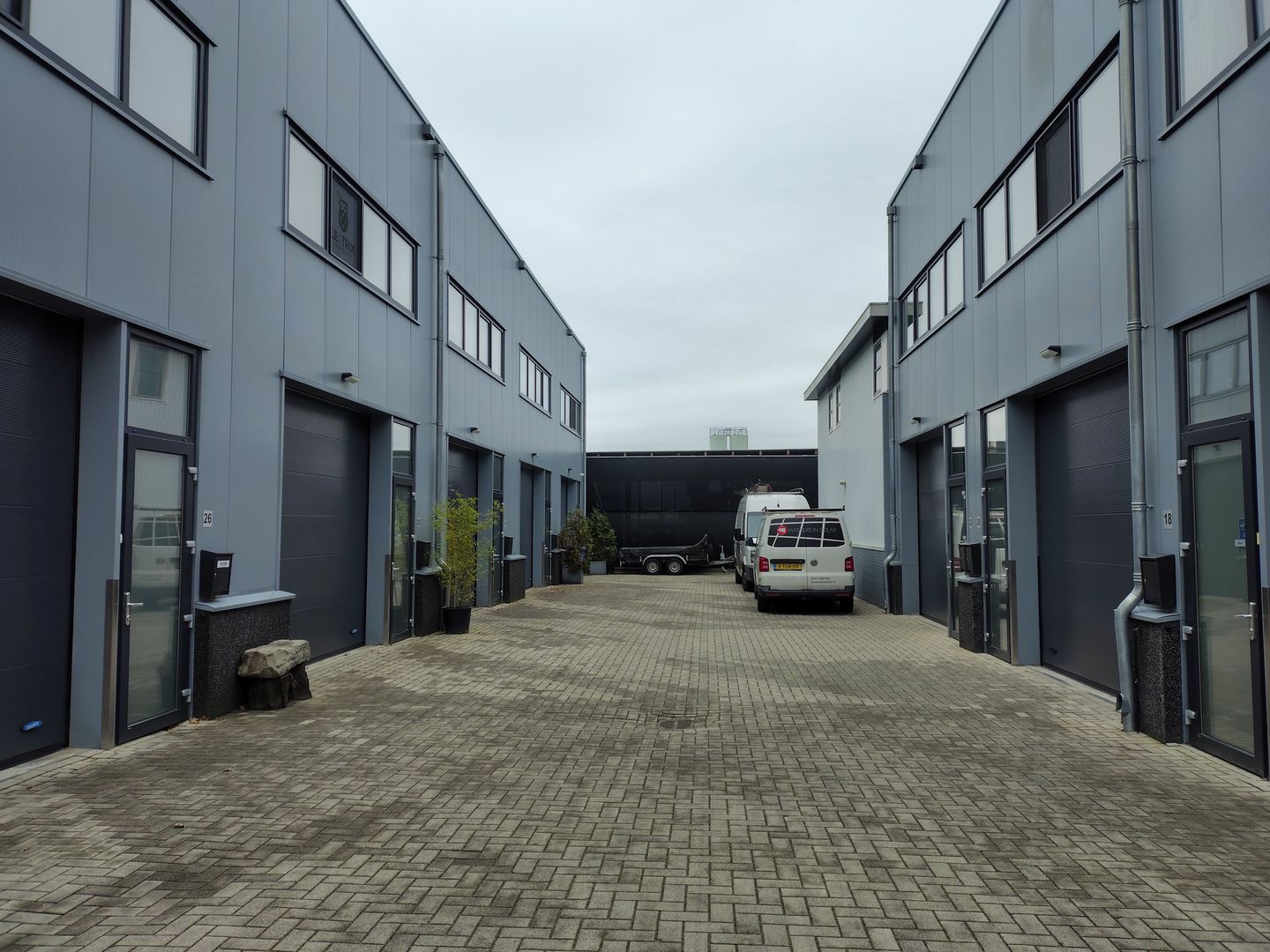 View photo 1 of Bedrijfsweg 34