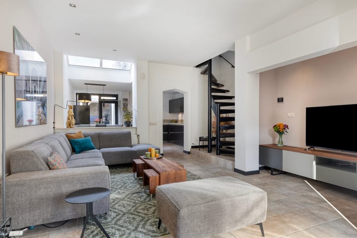 Photo 2 of Borneostraat 19