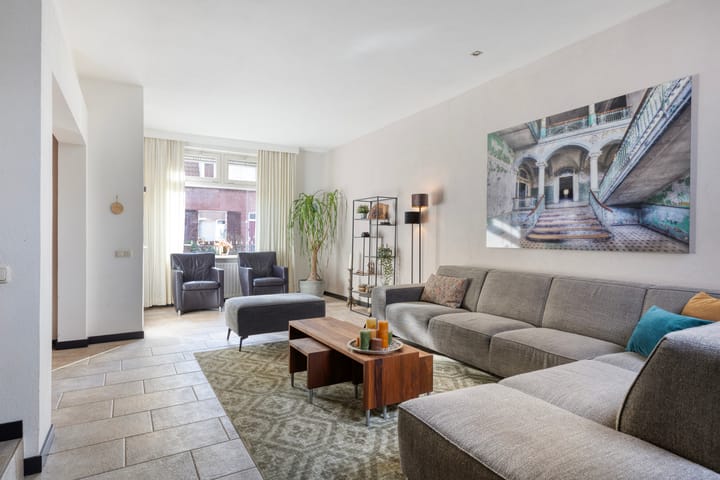 Photo 3 of Borneostraat 19