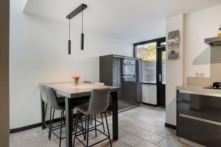 Photo 9 of Borneostraat 19