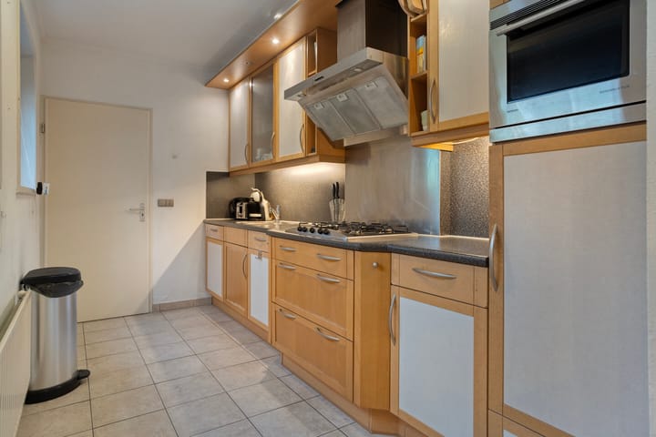 Photo 4 of Wilhelminastraat 34