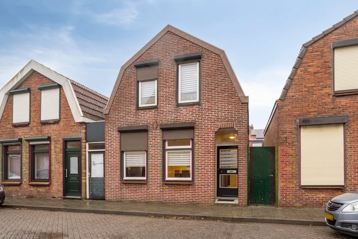 Photo 6 of Wilhelminastraat 34