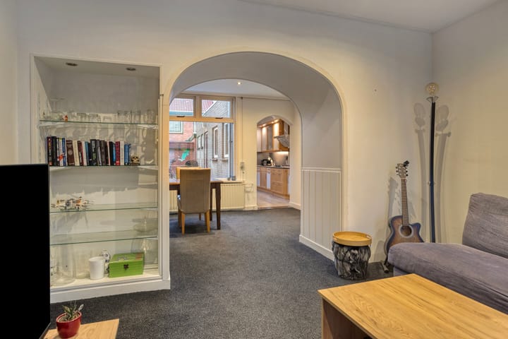 Photo 11 of Wilhelminastraat 34