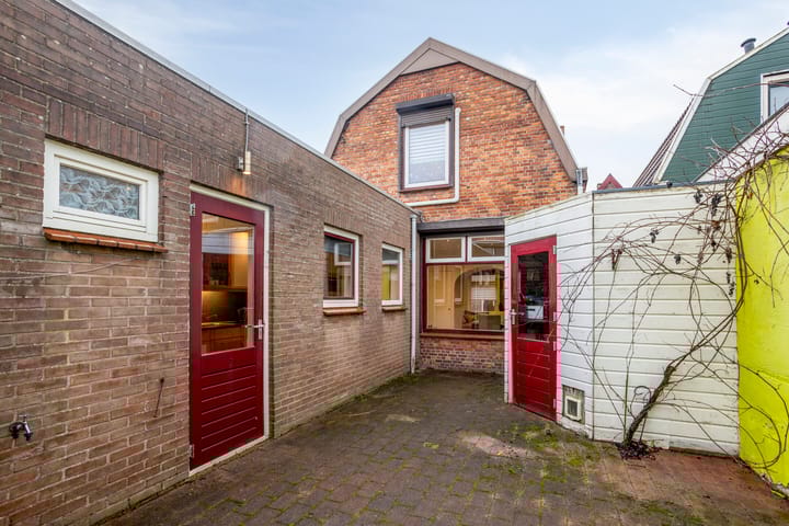 Photo 24 of Wilhelminastraat 34