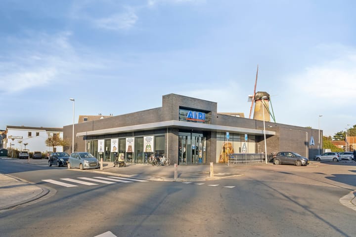 Photo 26 of Wilhelminastraat 34