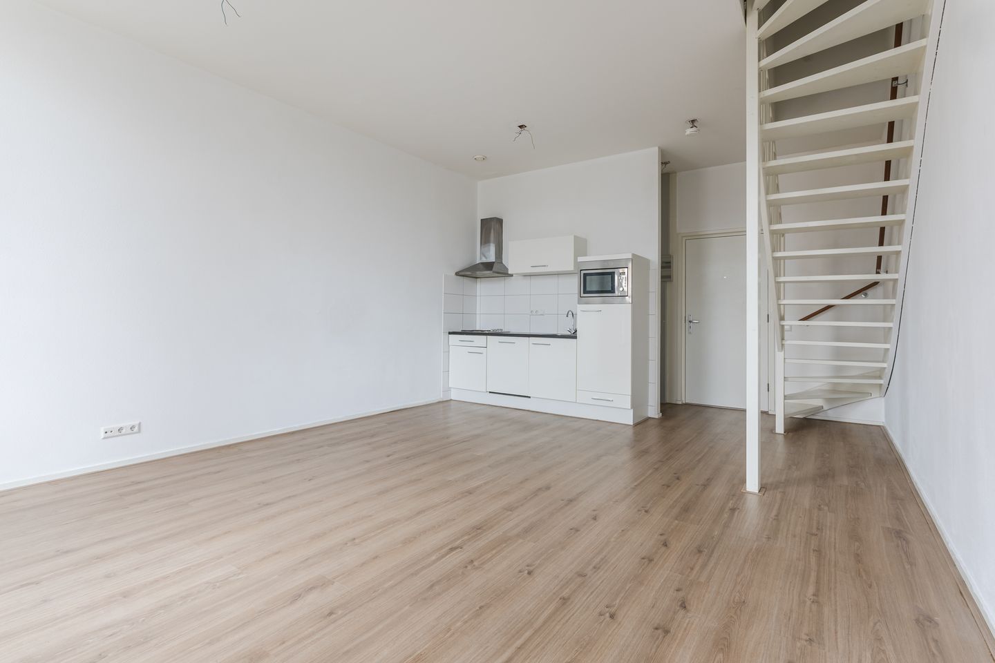 Photo 4 of Wilhelminastraat 10-S