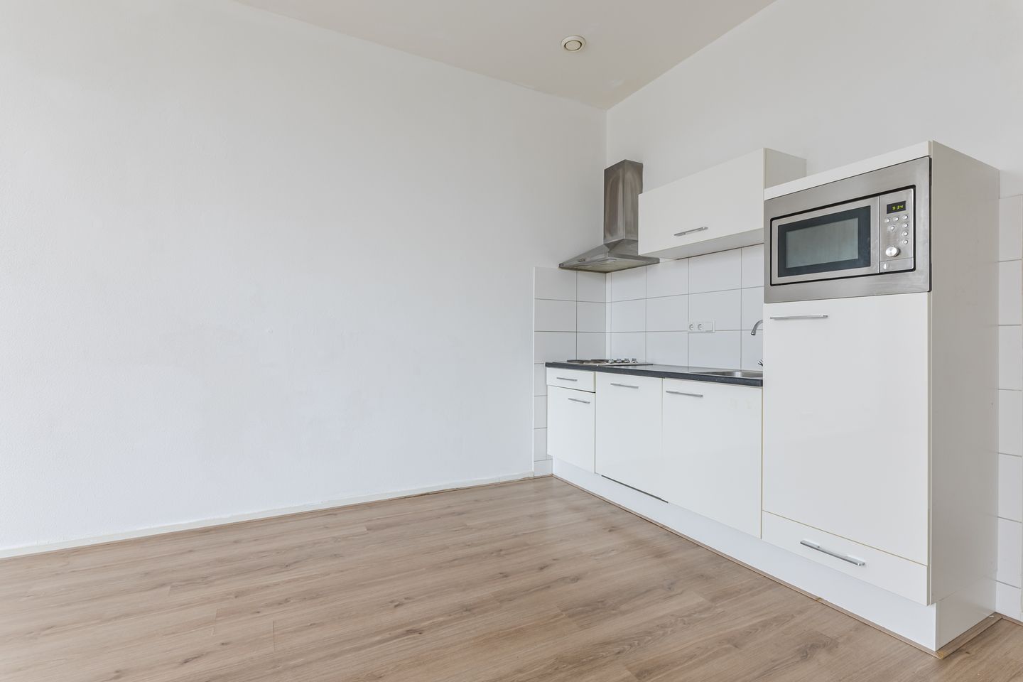 Photo 5 of Wilhelminastraat 10-S