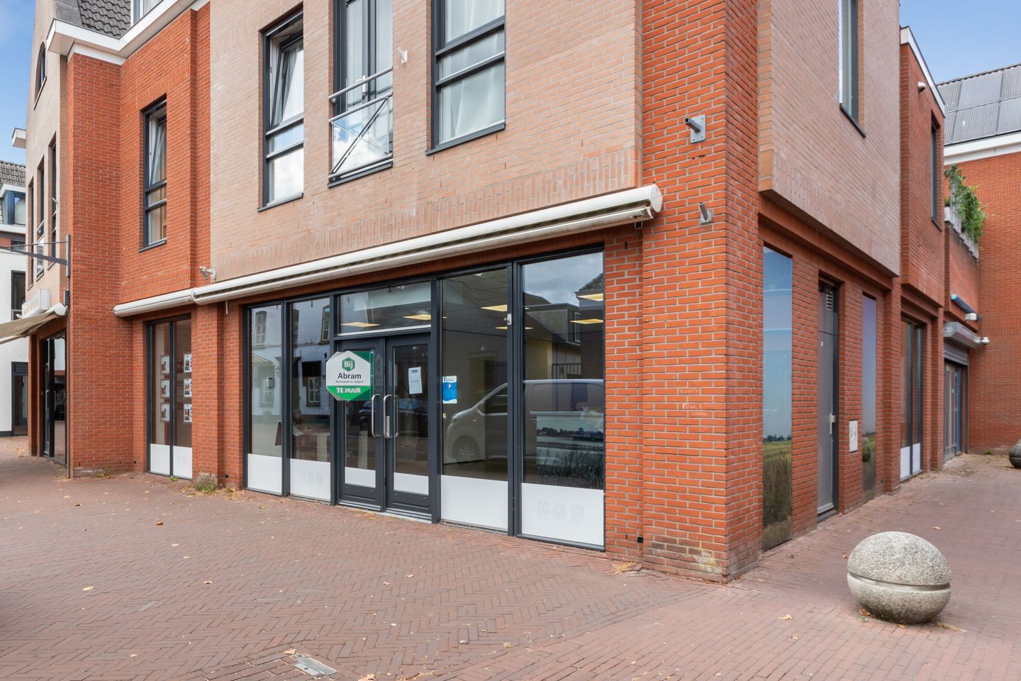 View photo 4 of Dorpsstraat 107