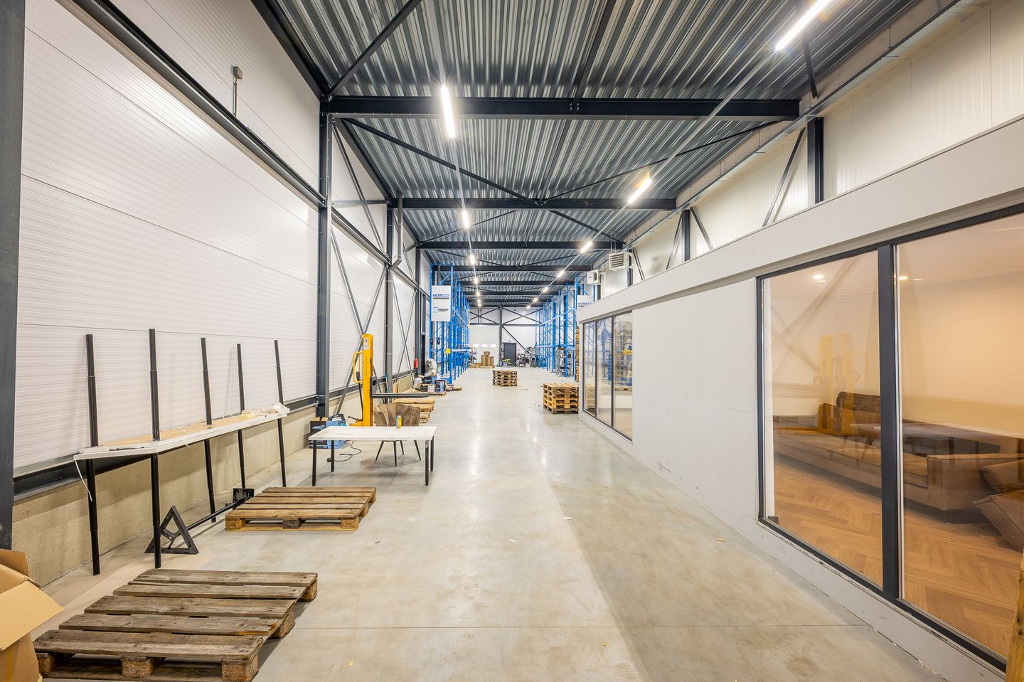 View photo 2 of Logistiekstraat 6