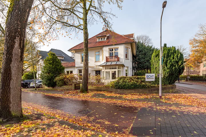 Minister Hartsenlaan 11, Hilversum