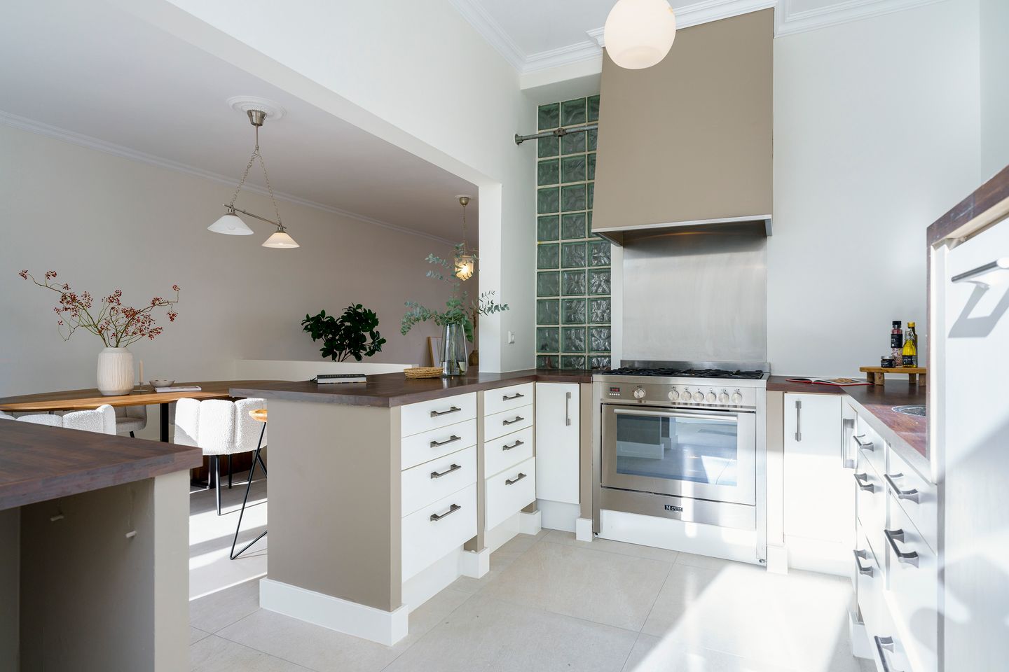 Foto 10 van Van Eeghenstraat 55-A