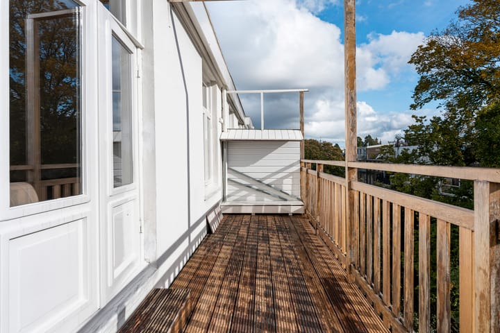 Photo 13 of Van Eeghenstraat 55-A