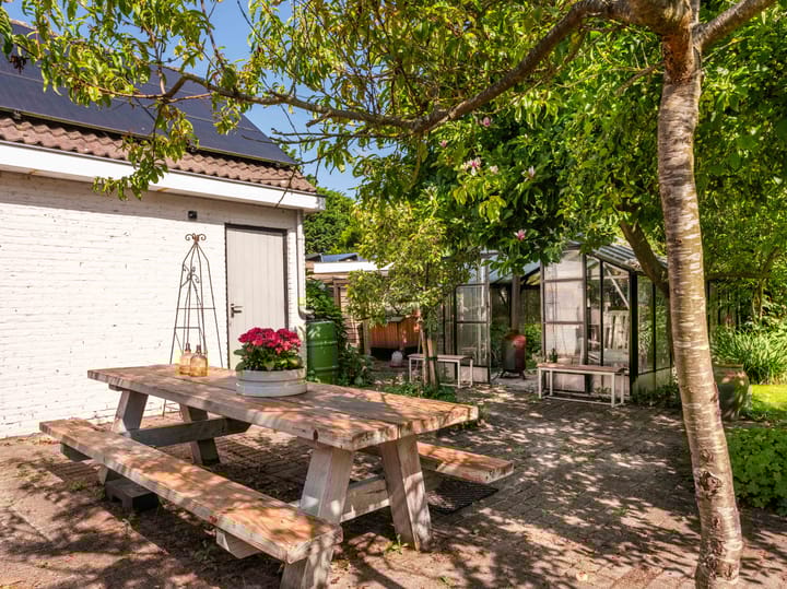 Photo 36 of Nesdijk 25