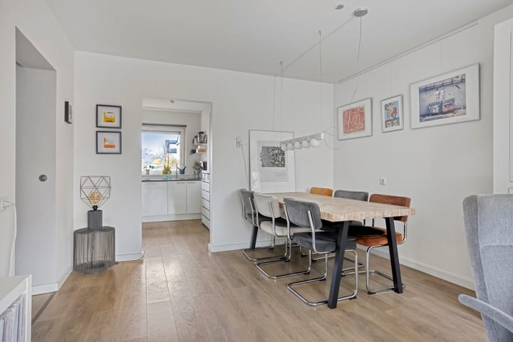 Photo 6 of Oostelijk Halfrond 99