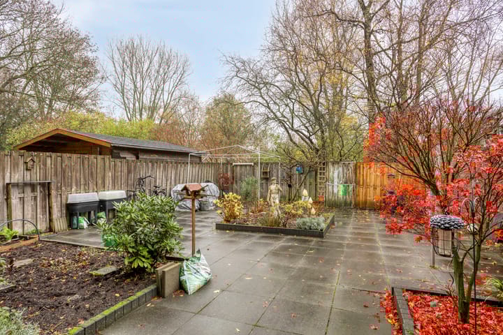 Photo 3 of Oostelijk Halfrond 99