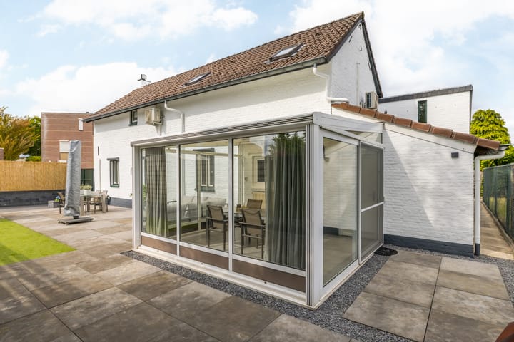 Foto 45 van Burg. Slanghenstraat 97