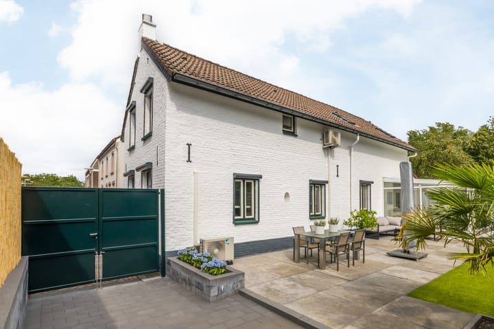 Foto 47 van Burg. Slanghenstraat 97