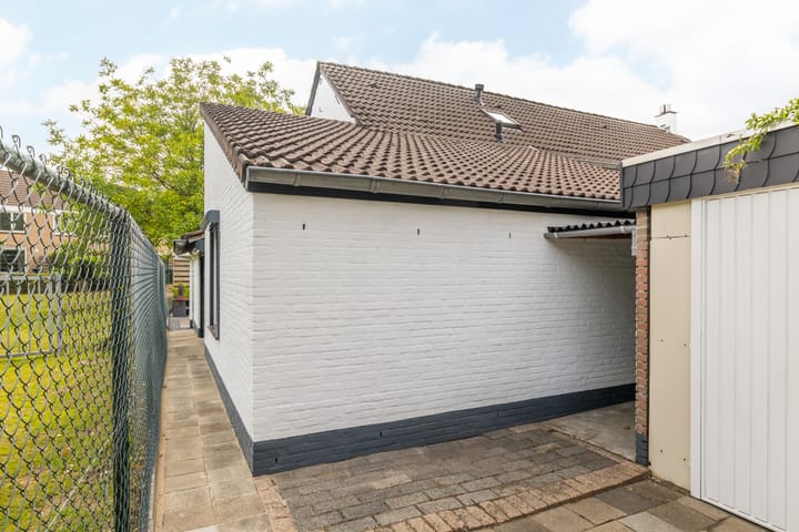 Foto 49 van Burg. Slanghenstraat 97