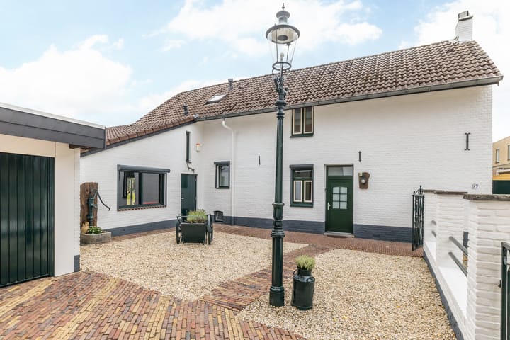 Foto 50 van Burg. Slanghenstraat 97