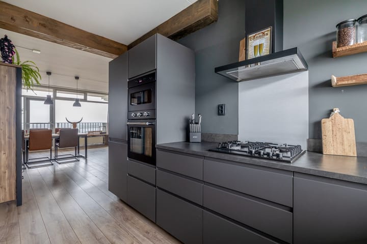 Foto 3 van Tjaarda 140