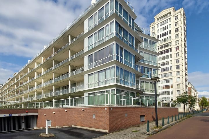 Photo 2 of Burgemeester De Monchyplein 42