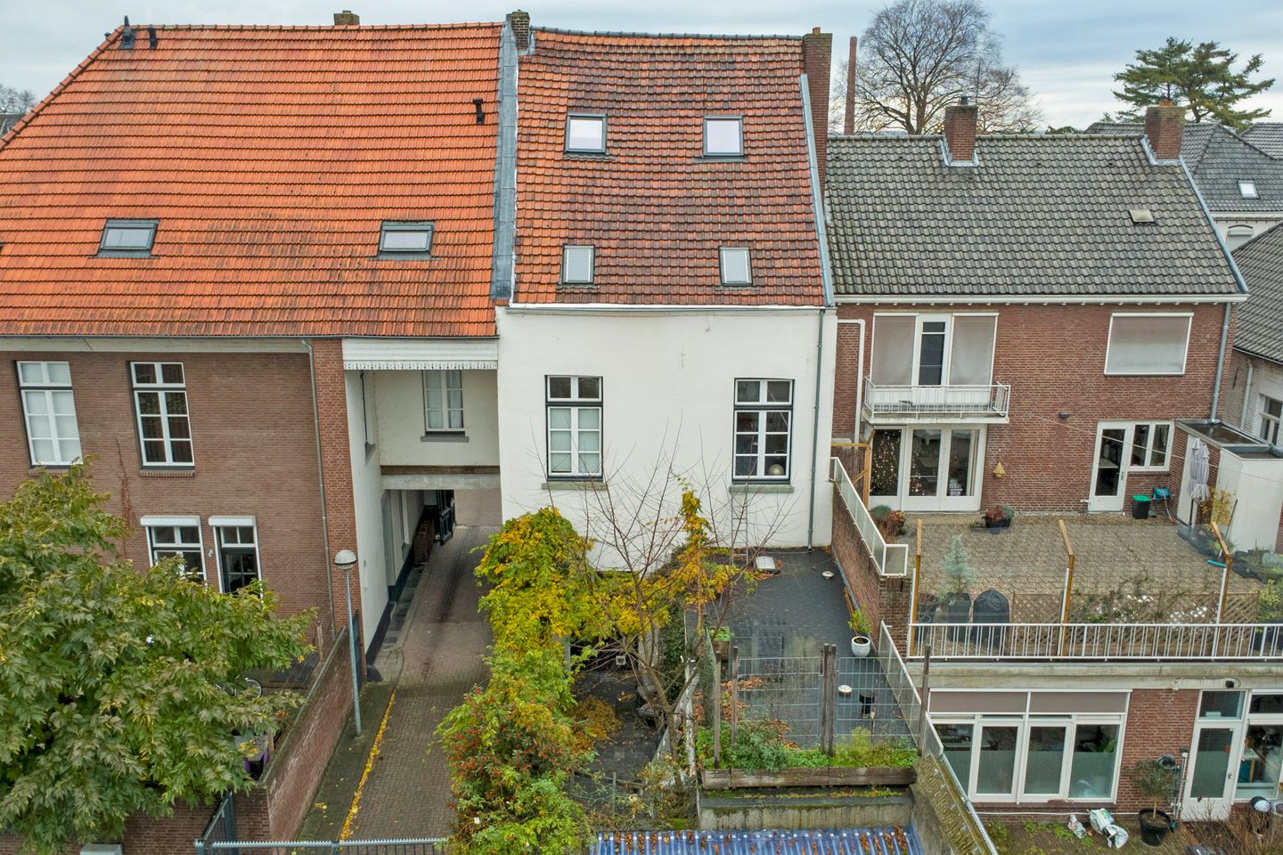 Photo 40 of Neerstraat 63