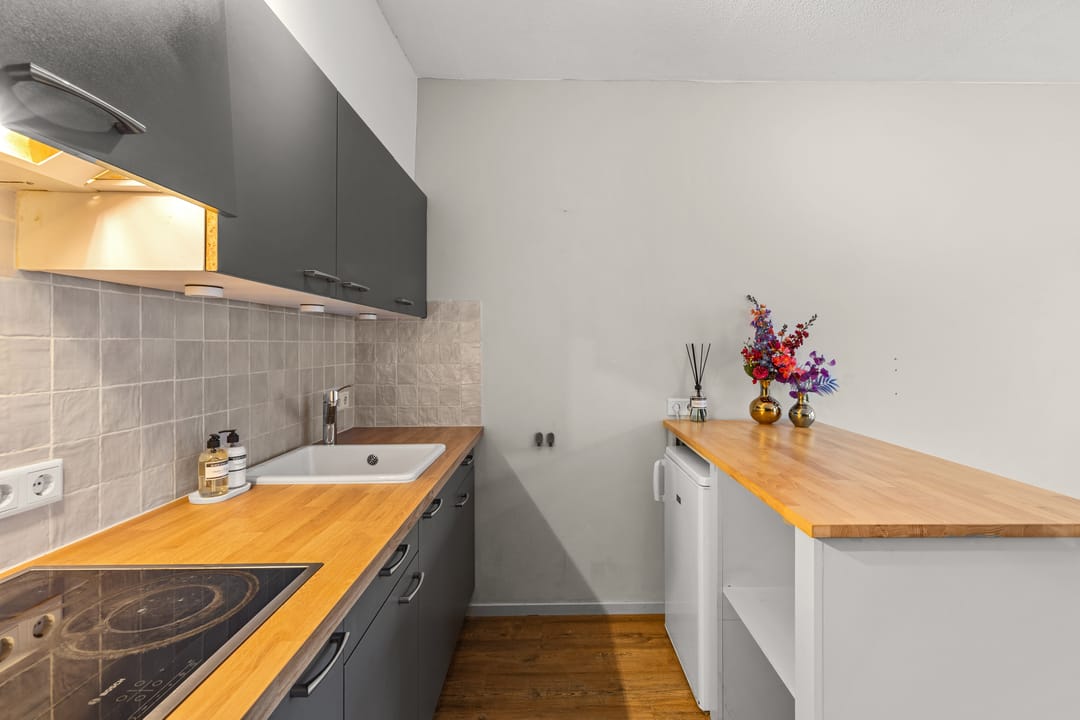 Photo 16 of Damstraat 46-B