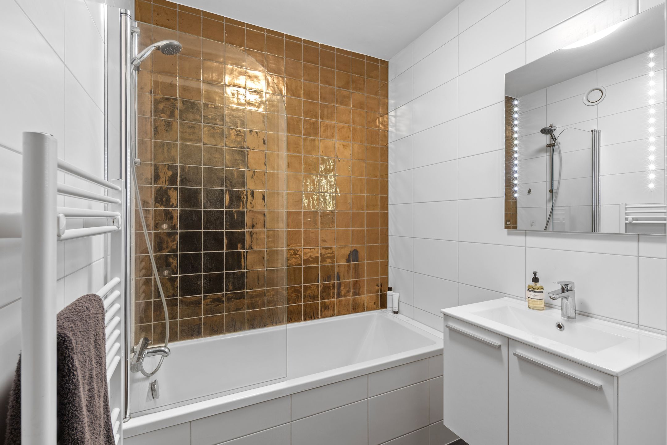 Photo 21 of Damstraat 46-B