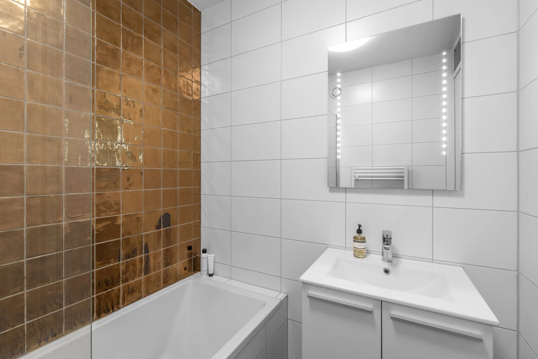 Photo 22 of Damstraat 46-B