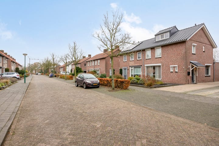 Photo 8 of Servaasstraat 37