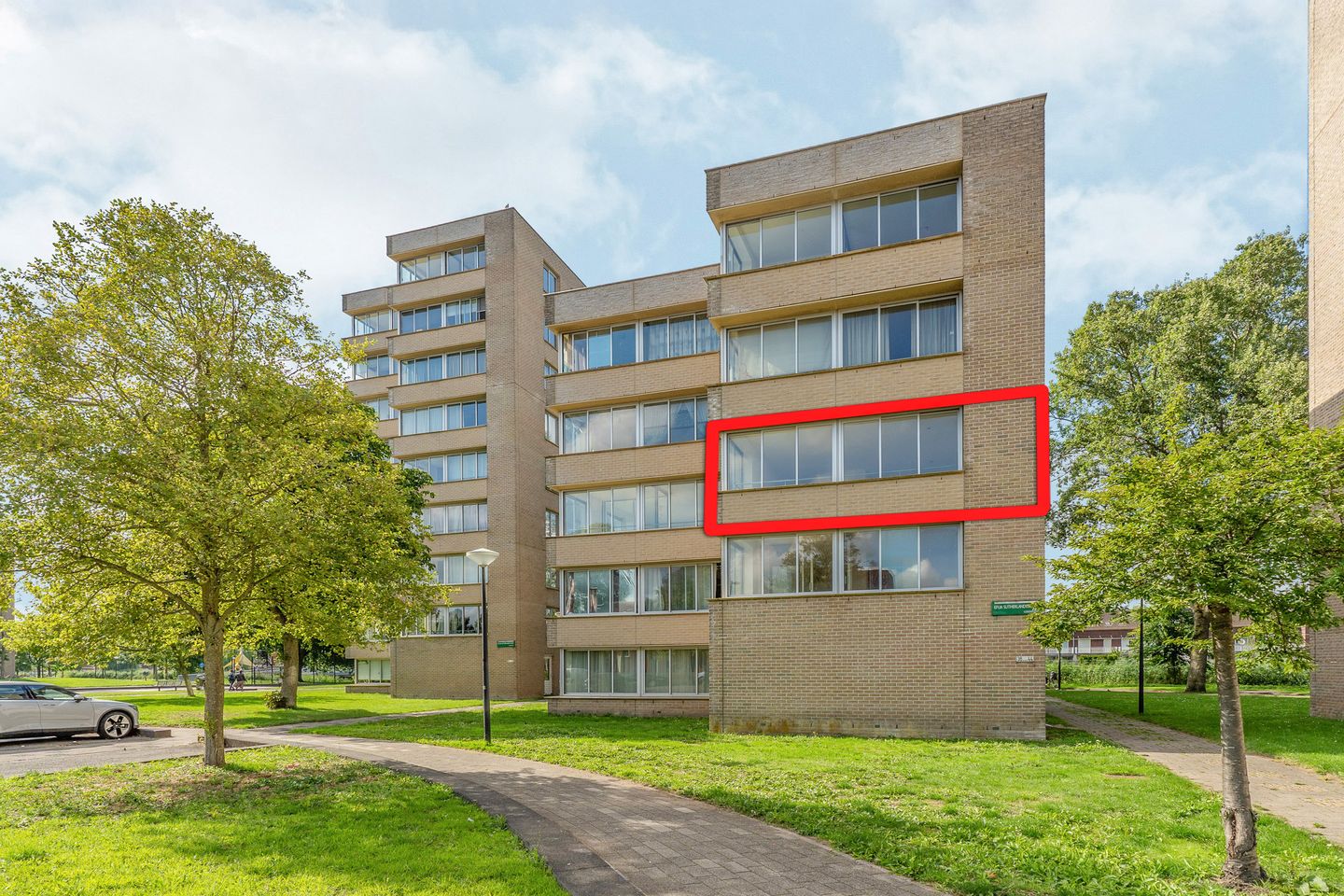 Photo 1 of Efua Sutherlandstraat 40