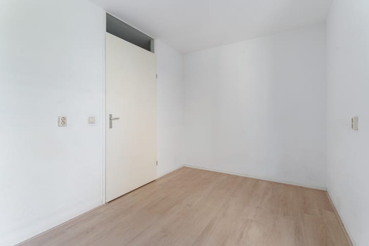 Photo 8 of Efua Sutherlandstraat 40