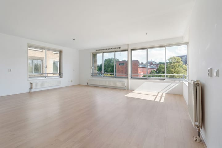 Photo 10 of Efua Sutherlandstraat 40