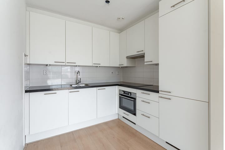 Photo 12 of Efua Sutherlandstraat 40