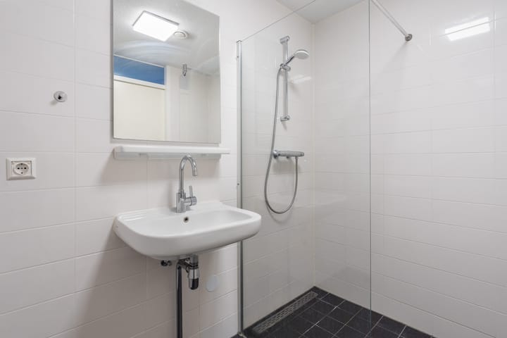 Photo 15 of Efua Sutherlandstraat 40