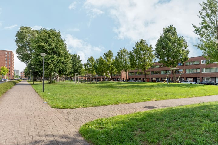 Photo 20 of Efua Sutherlandstraat 40