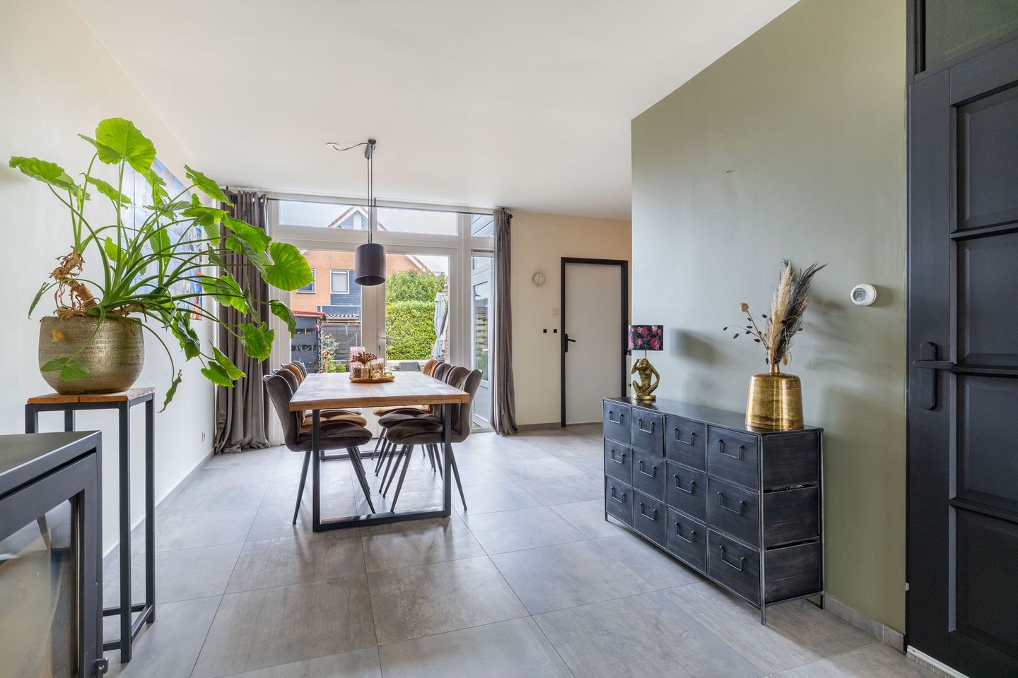 Photo 19 of Molefinne 29