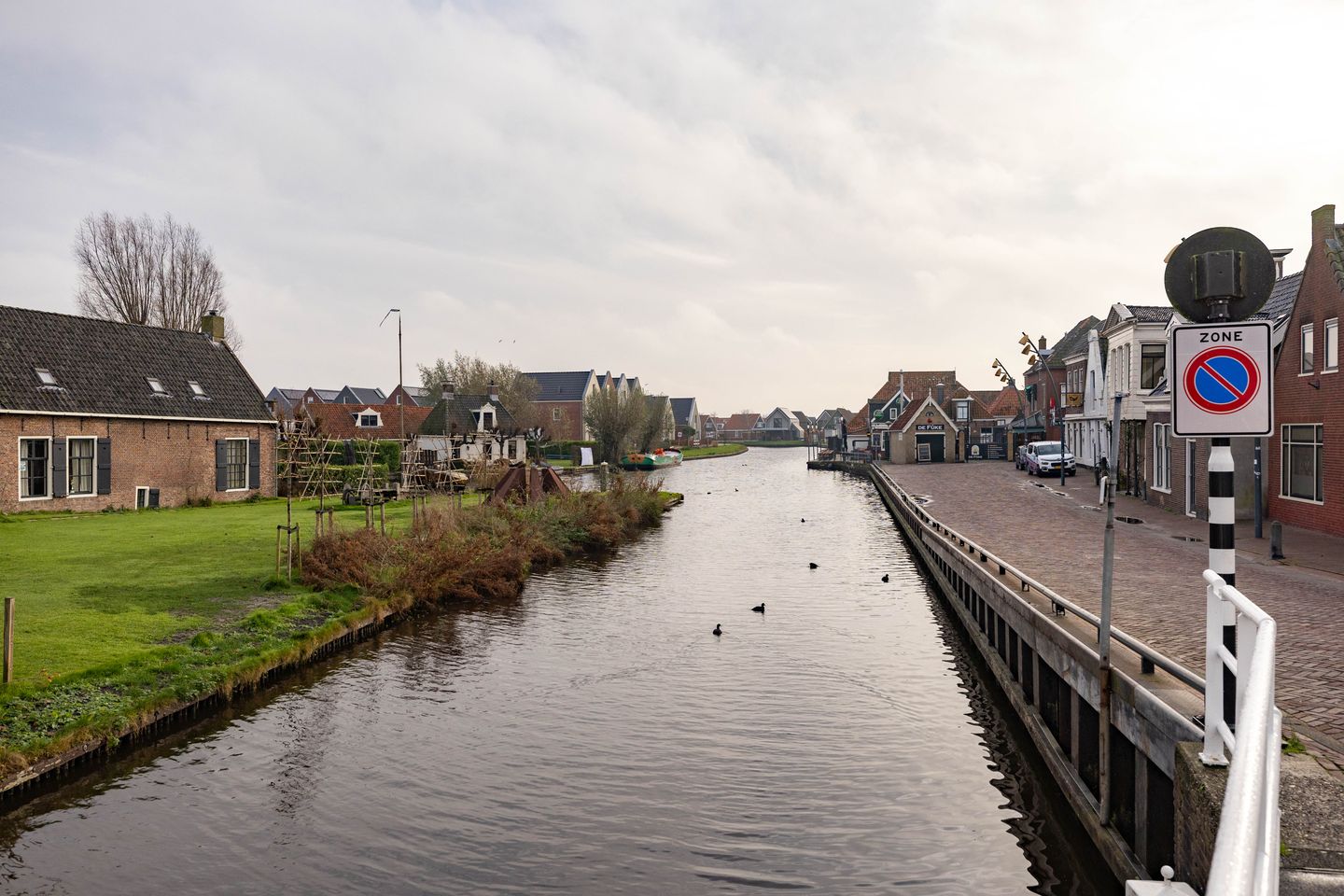 Photo 49 of Molefinne 29