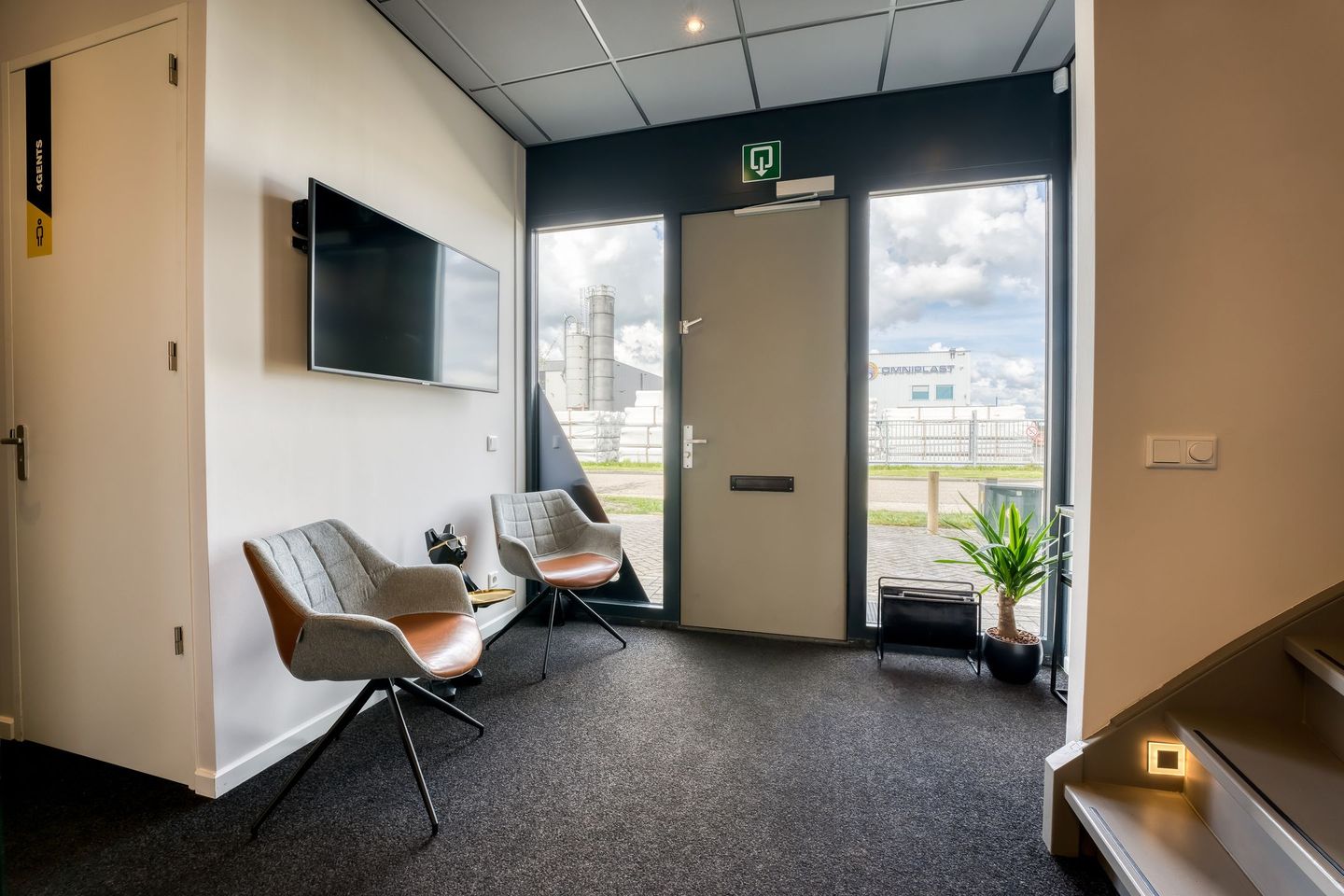 View photo 3 of Taylorweg 8-A