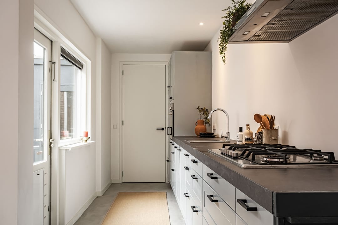 Photo 13 of Teding van Berkhoutstraat 36