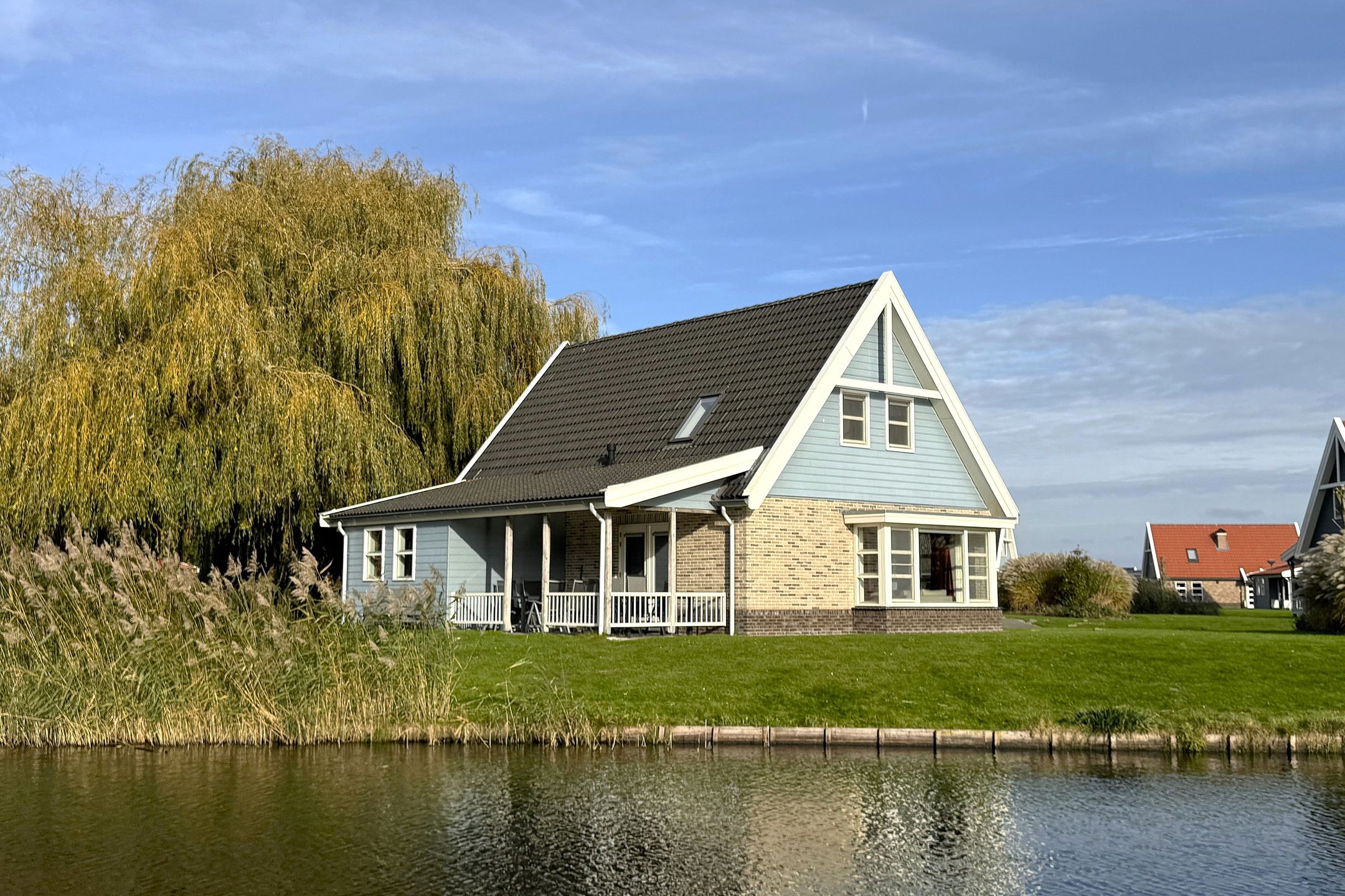 3-bedroom freehold villa in Biddinghuizen — photo 1 of 5