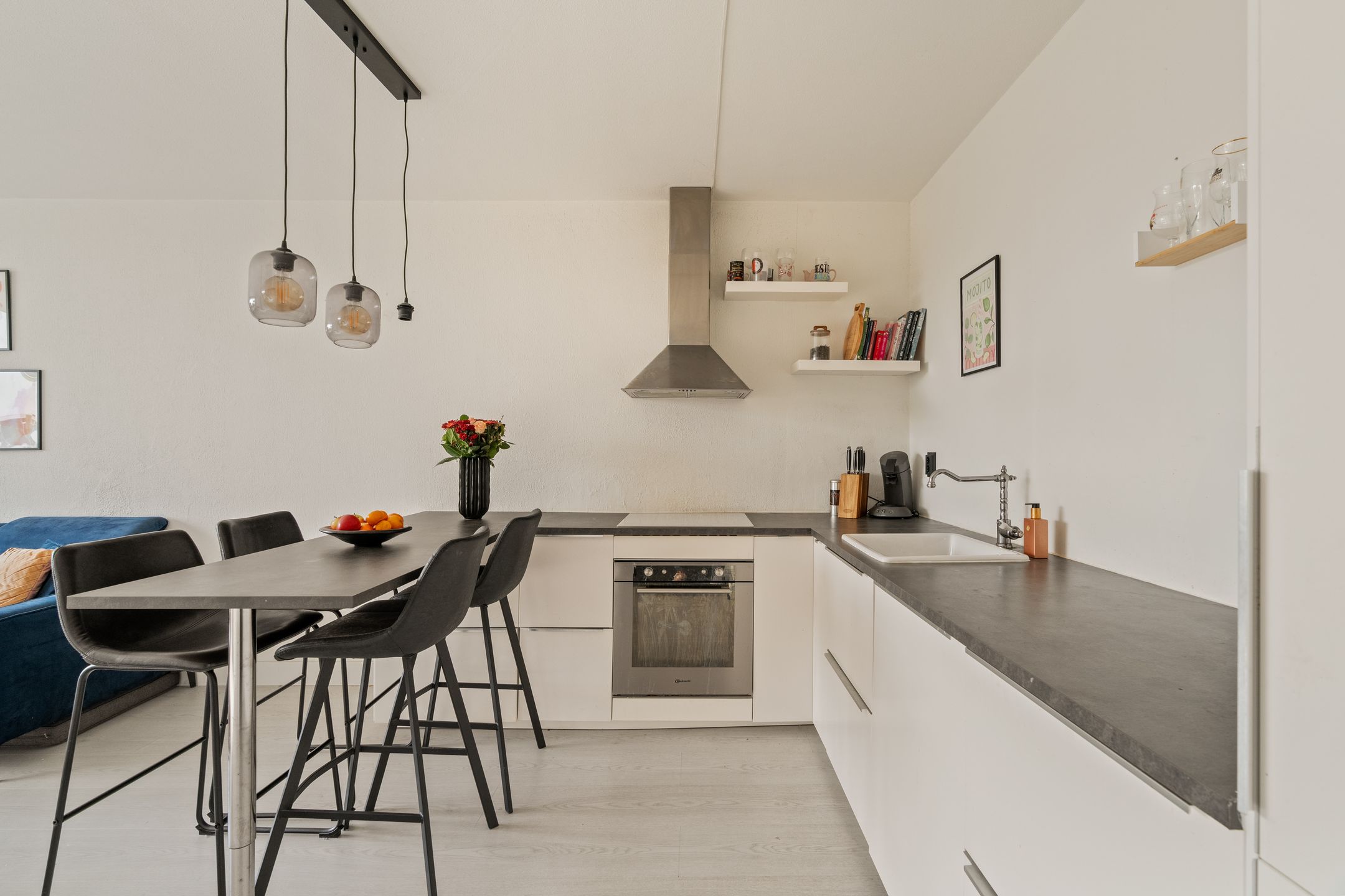 Foto 3 van Henry Moorepassage 26